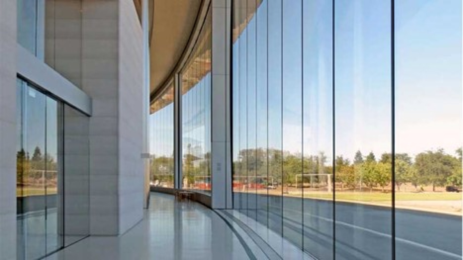 شیشه – ماده‌ای شفاف با کاربردهای وسیع در معماری و صنعت